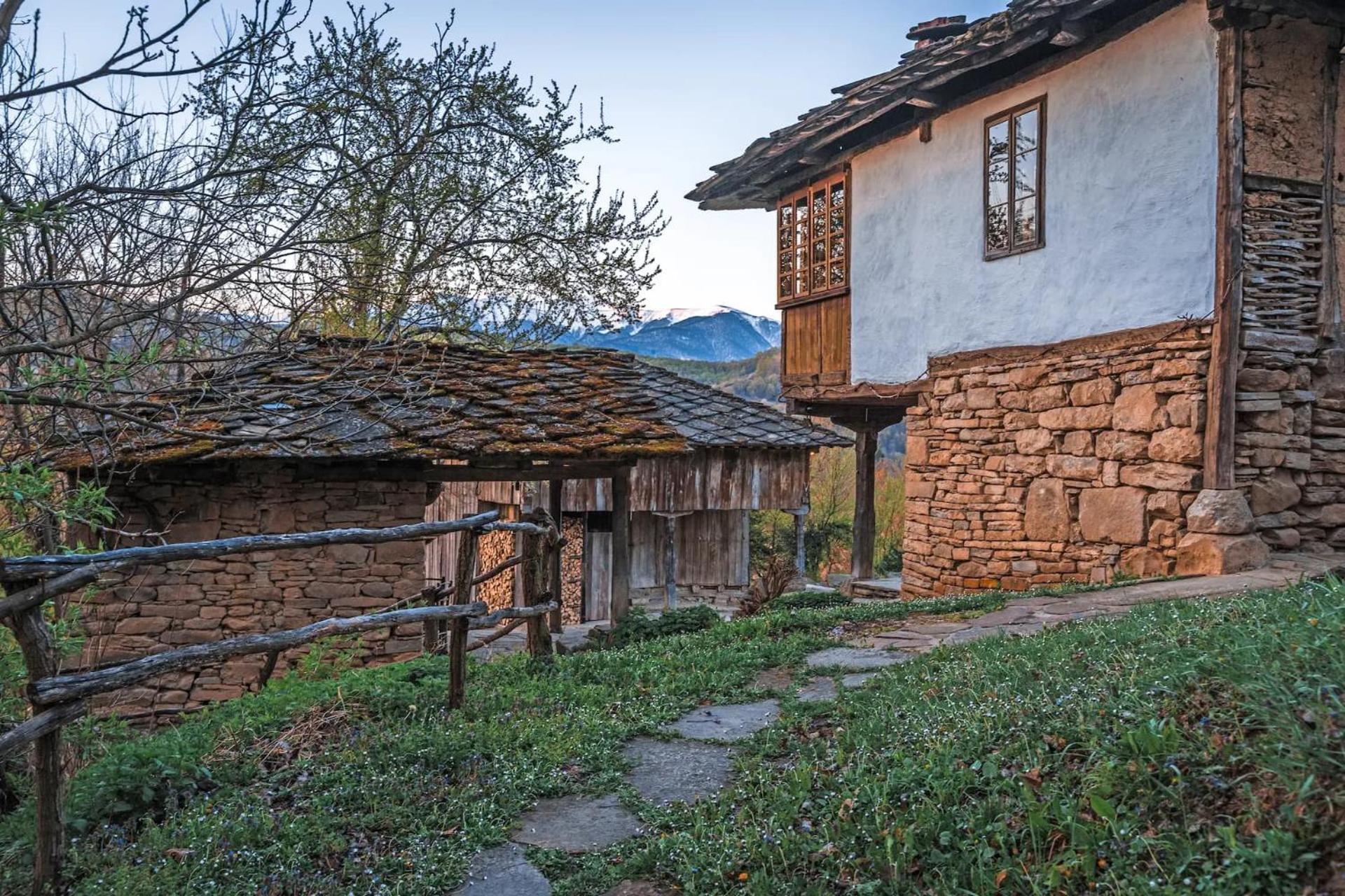 Authentic House With Stunning Mountain View - Karashka Holiday home Apriltsi (Lovech)